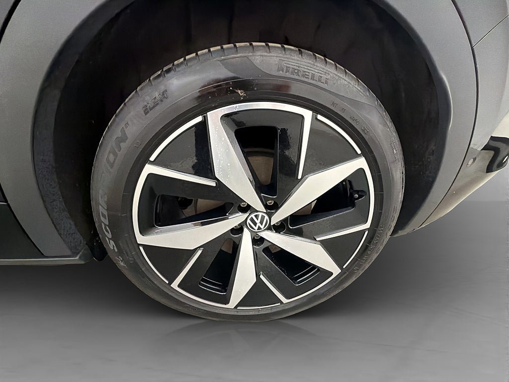 Vehicle Image 32