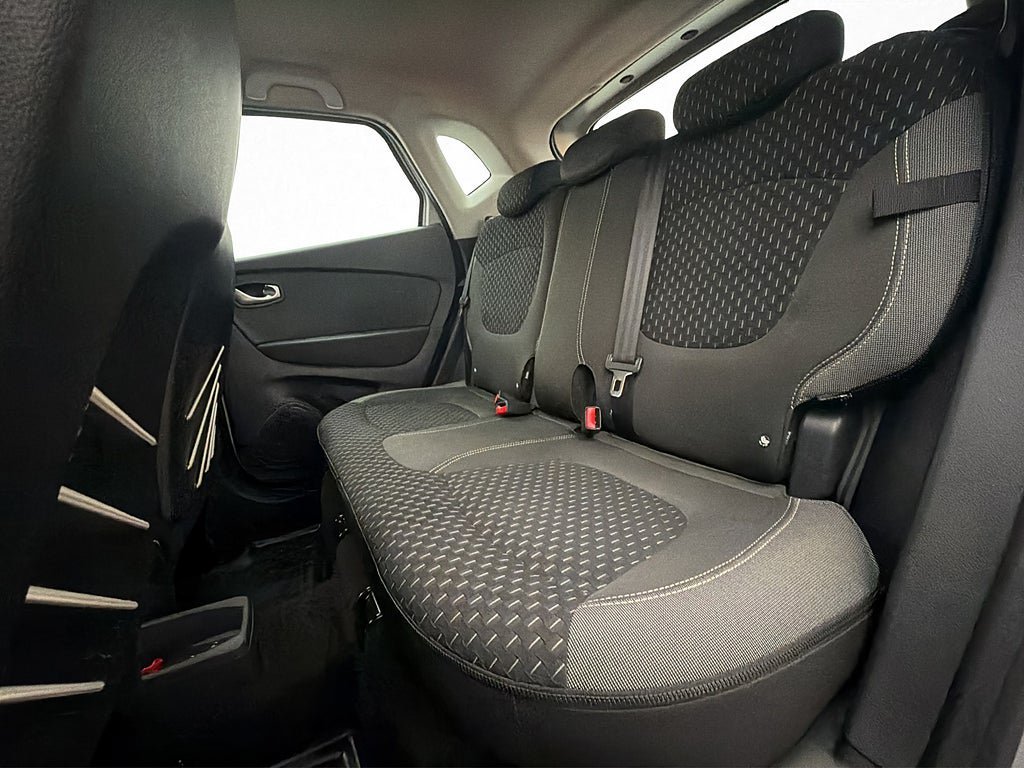 Vehicle Image 26
