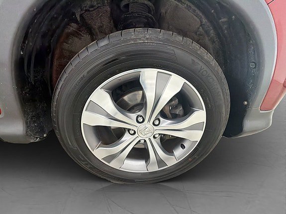 Vehicle Image 32