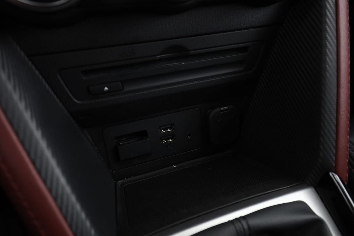 Vehicle Image 25