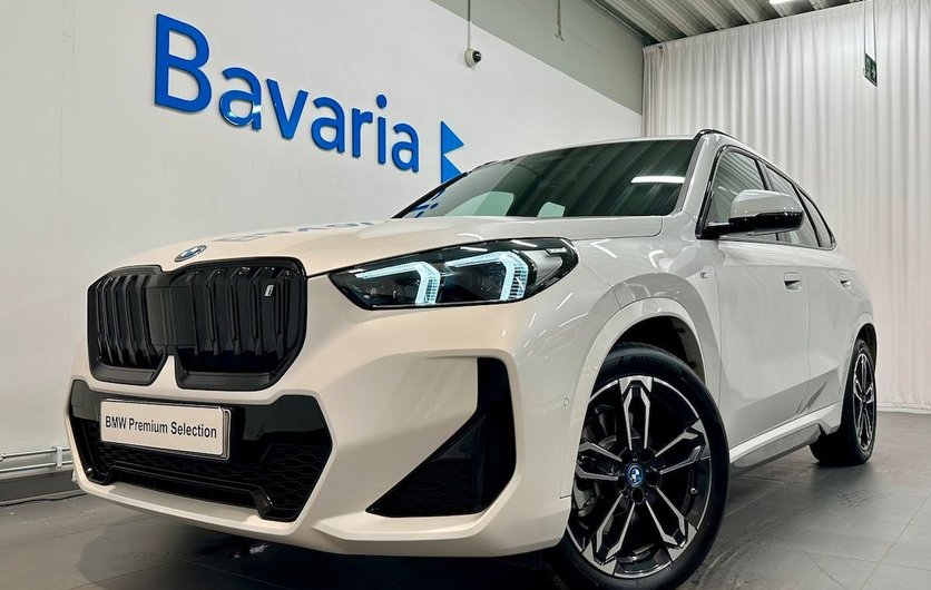 BMW iX1 xDrive 30 M-sport Driving Assistant Plus Drag Värmar 2023