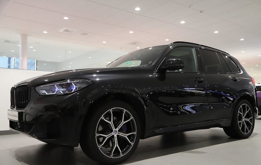 BMW X5 xDrive30d M Sport Innovation Travel Dragkrok Komfortstol 2022