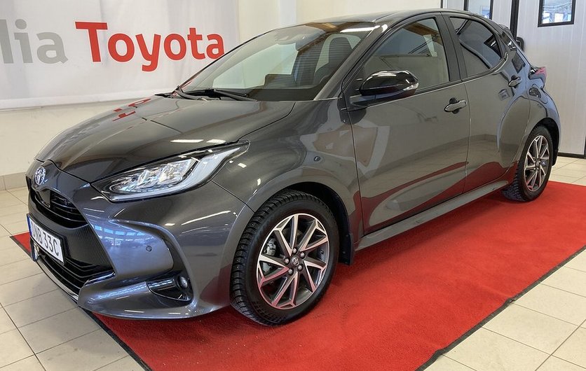 Toyota Yaris Hybrid 1,5 5D STYLE JBL SÄKERHETSPAKET Vinterhjul 2022