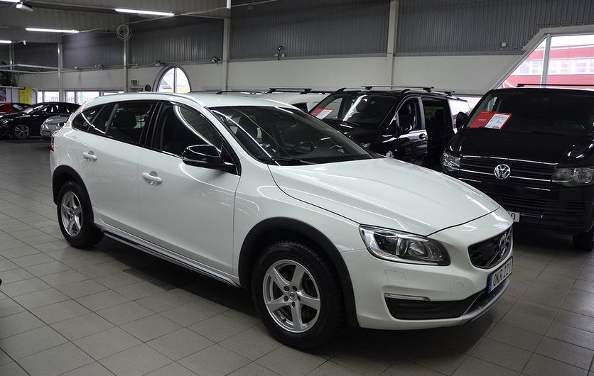 Volvo V60 Cross Country D3 Geartronic, Momentum 2017