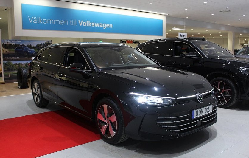 Volkswagen Passat eTSI 150 DSG Matrix Drag värmare 2024