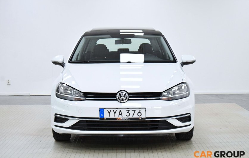 Volkswagen Golf 5-dörrar 1.0TSI CarPlay Panorama Kamera Drag 2018