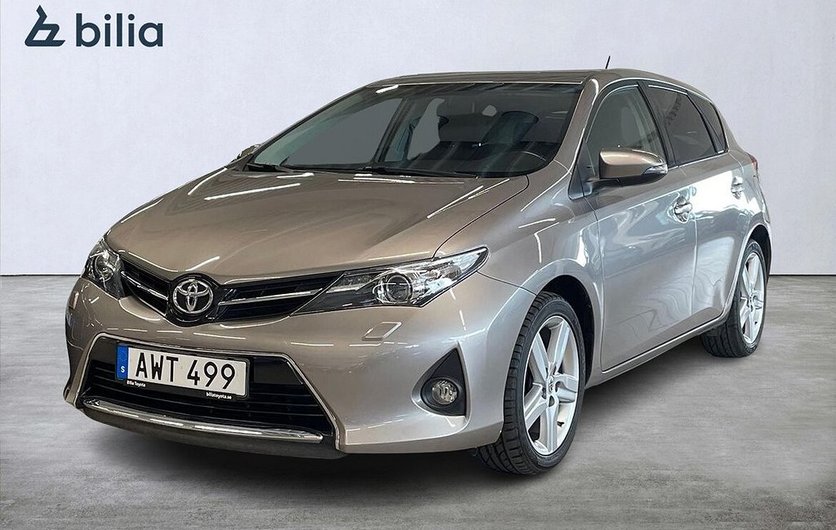 Toyota Auris 1.6 5-D MAN EDITION 50, lågmilad 2015