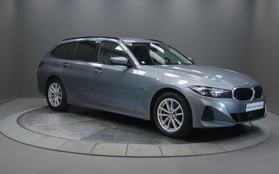 BMW 330 e xDrive Touring Adaptiv Farthållare Drag Backkamera 2023