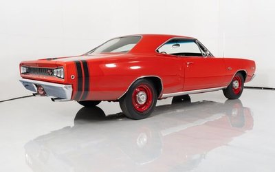Ford Mustang och Dodge Coronet 1968 köpes 2002