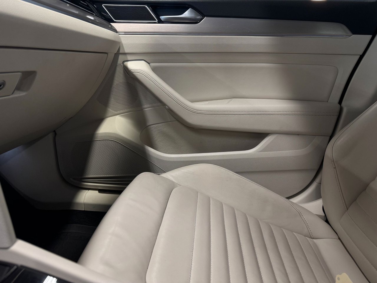 Volkswagen Passat Stasjonsvogn 2.0 TDI DPF SCR BMT 4Motion DSG sekvensiell, 6-trinn, 190ps, 2015