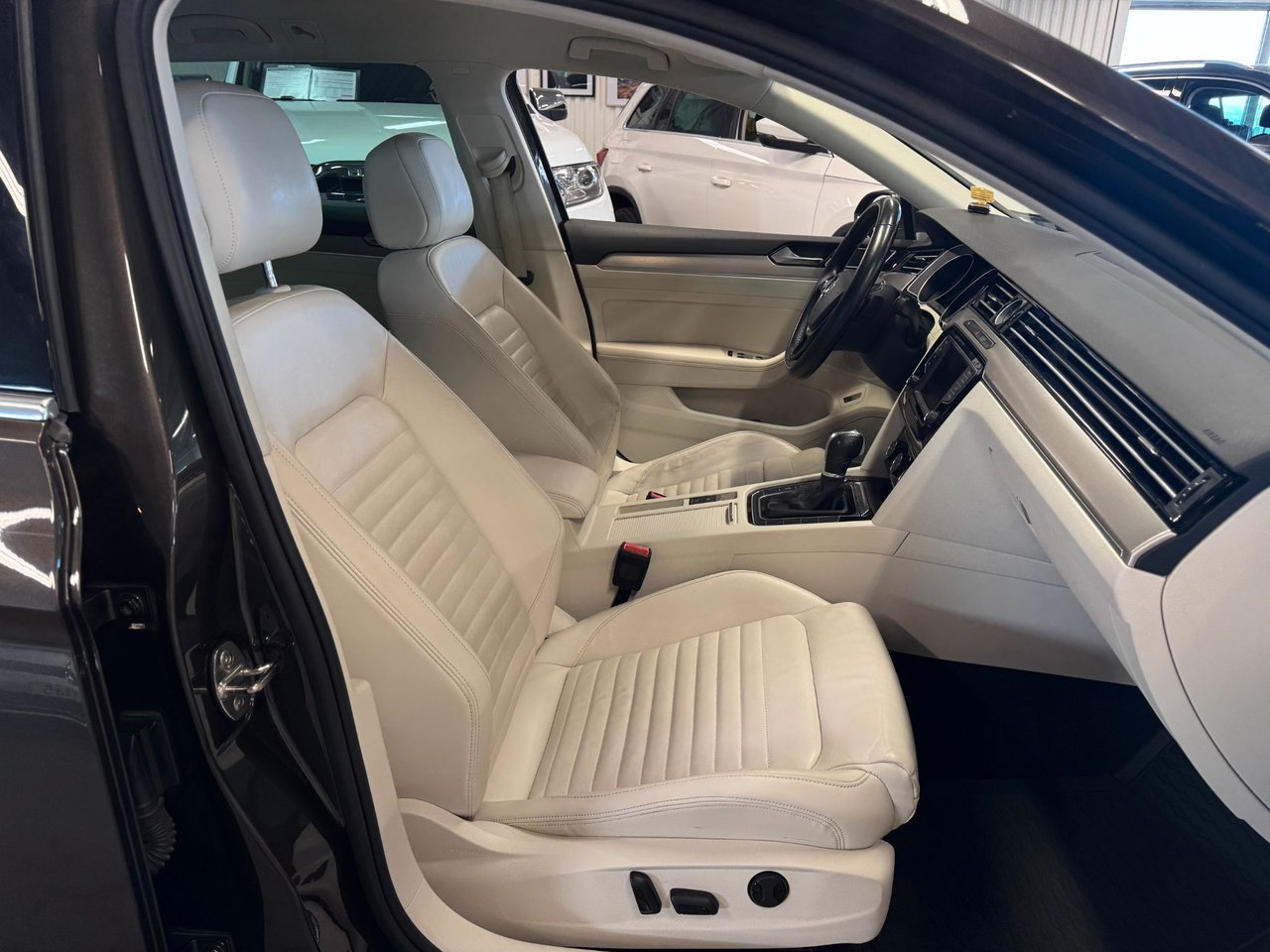 Volkswagen Passat Stasjonsvogn 2.0 TDI DPF SCR BMT 4Motion DSG sekvensiell, 6-trinn, 190ps, 2015