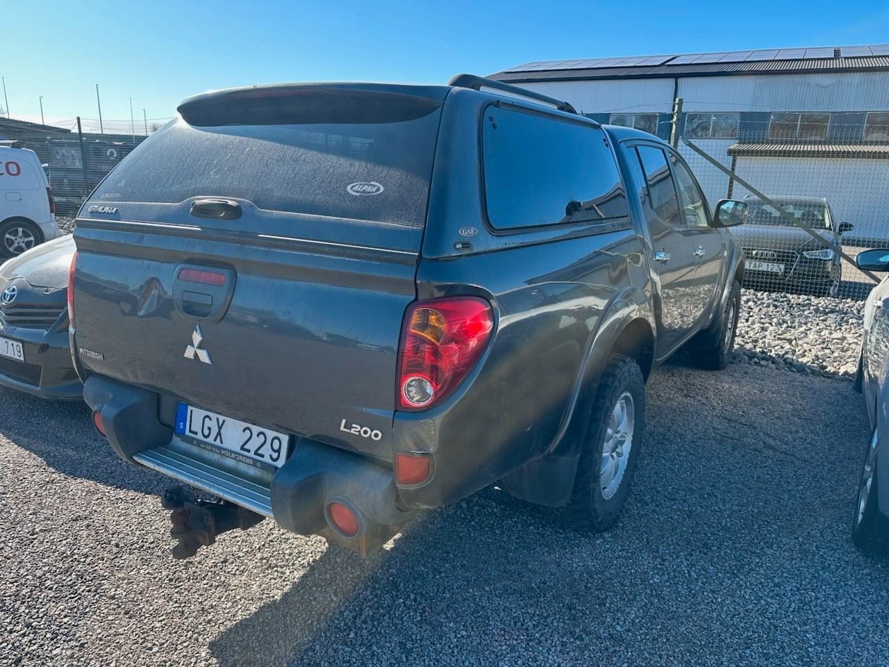 Vehicle Image 3