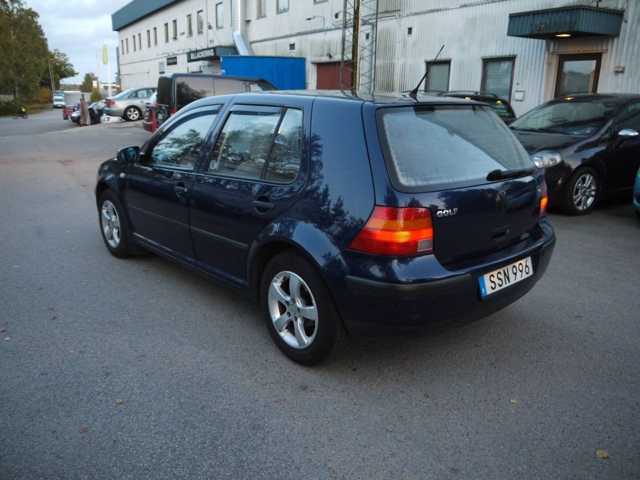 Vehicle Image 7