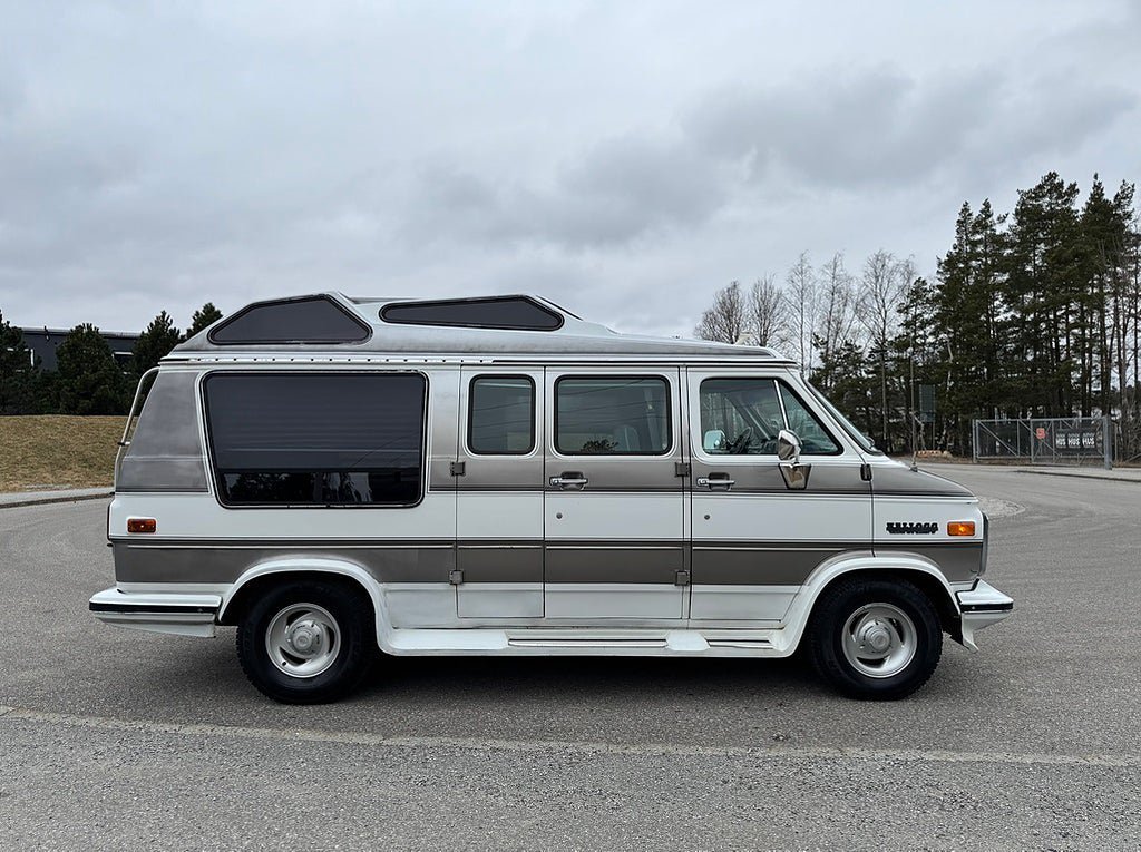 Vehicle Image 6