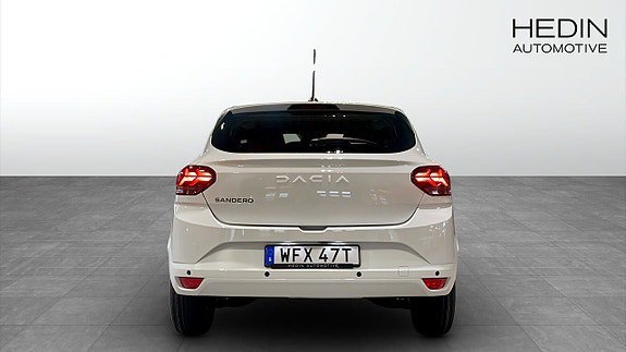 Vehicle Image 7