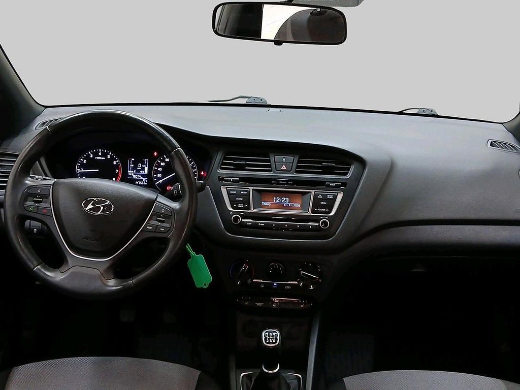 Vehicle Image 11