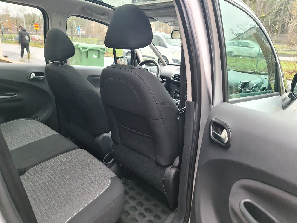 Vehicle Image 11